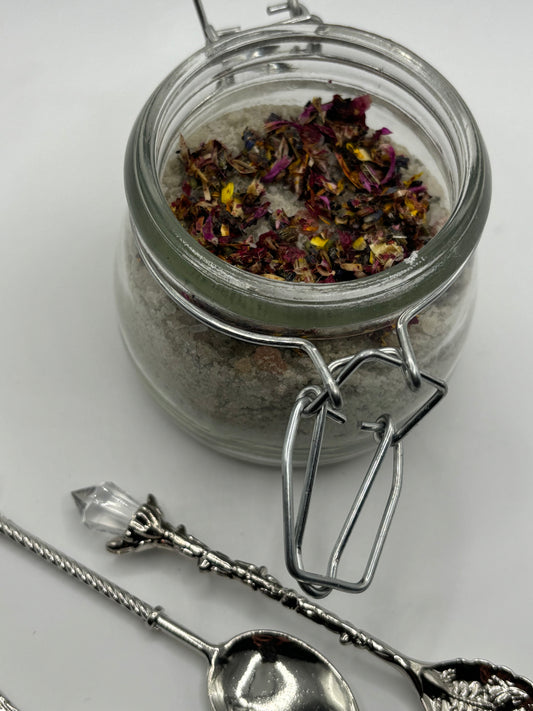 Detox Bath Salts Jar With Wild Flowers