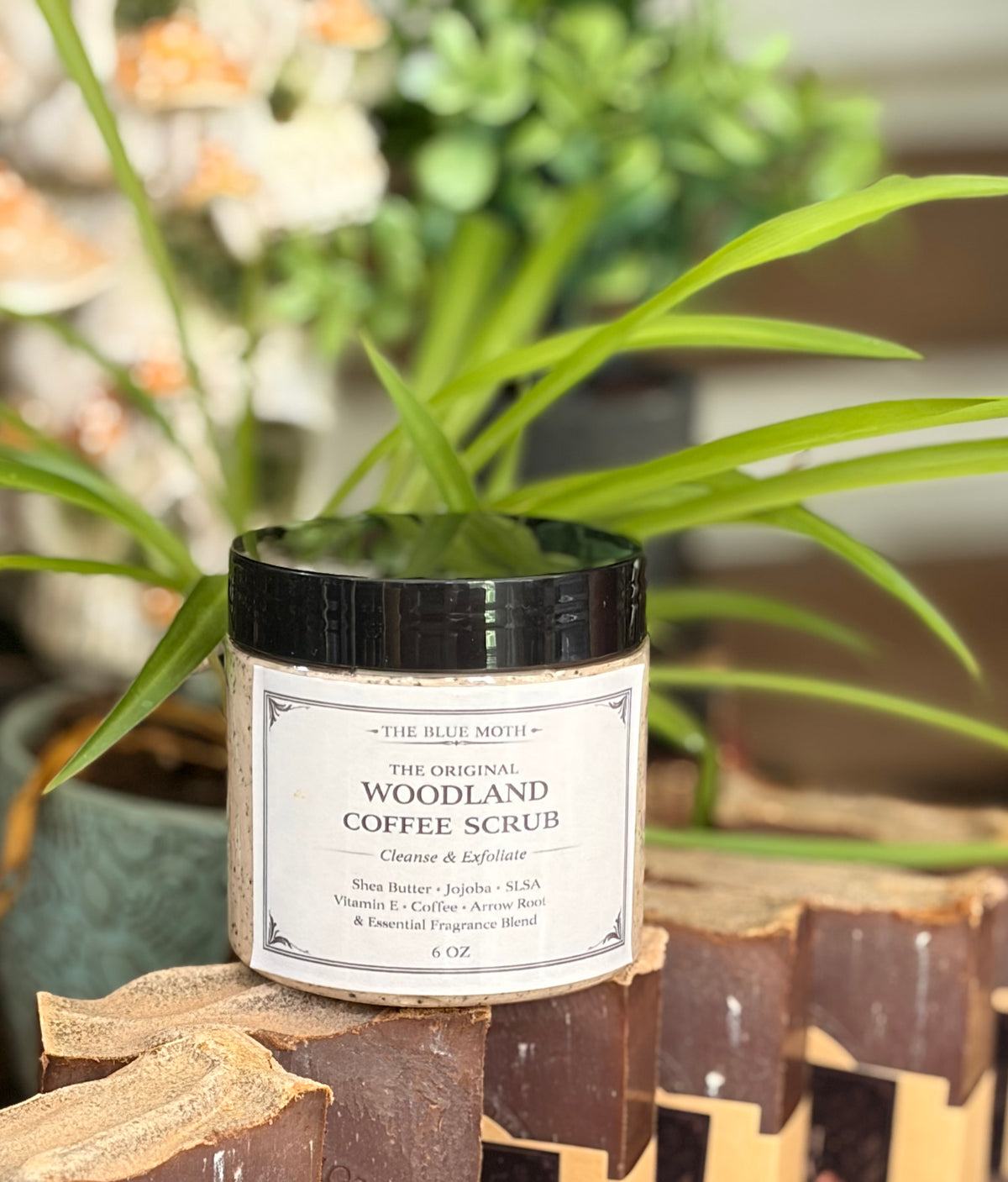 Woodland Foaming Coffee Scrub 5oz with Scooping Spoon