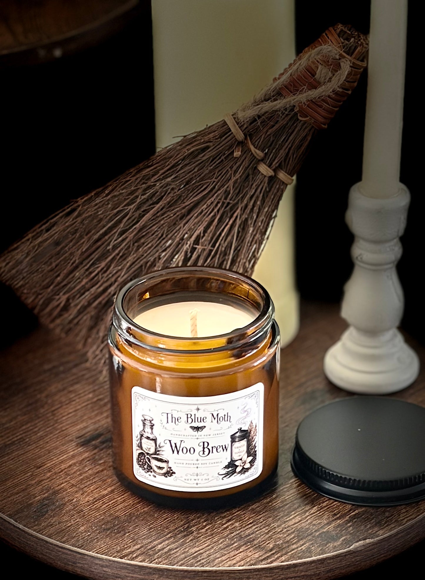 WOO BREW 4 oz Hearth & Honey Signature Candle Merch